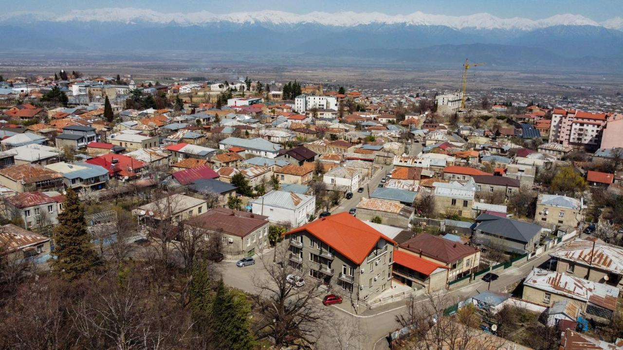 Готель Telav Holl Телаві Екстер'єр фото